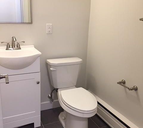3rd image of 540 W Sedgwick St APT 6A