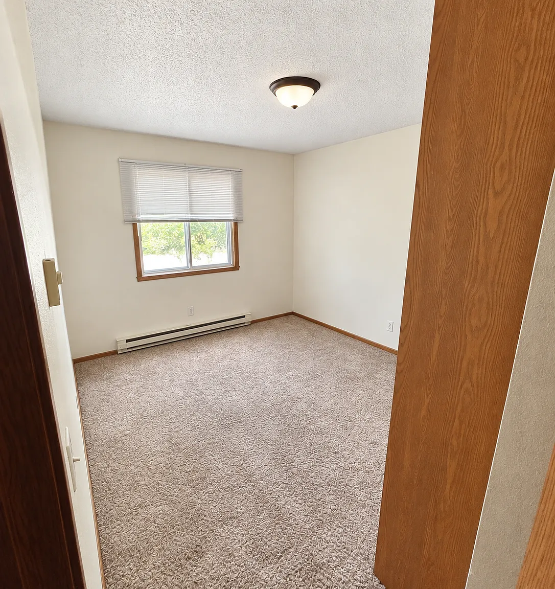2 bed, 1.0 bath, $850 — Photo 4