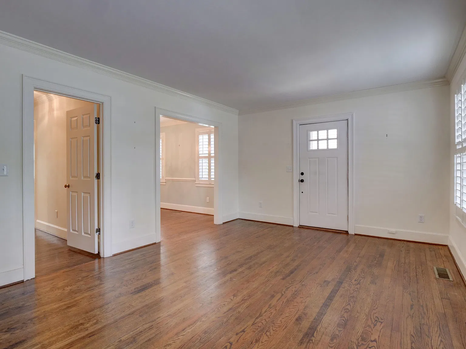 3 bed, 2.5 bath, $2,100 — Photo 3