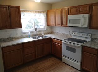 1542 Cork Ln, Hazelwood, MO 63042