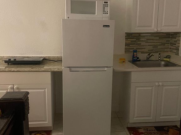 3rd image of 328 Plumwood Cir #100