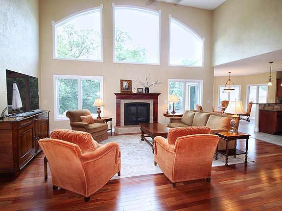 2nd image of 12 Oakmont Dr