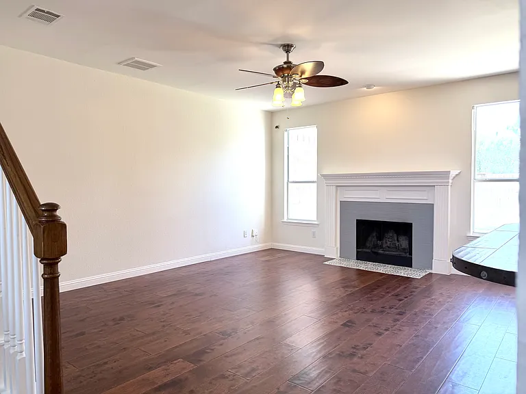 10105 Samantha Dr — Photo 13