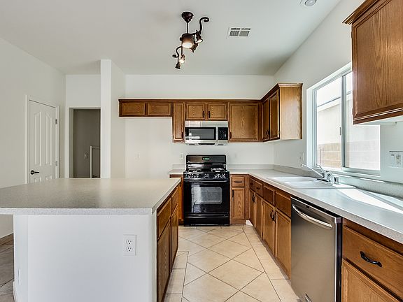 5th image of 1116 Bistro Bay Ave