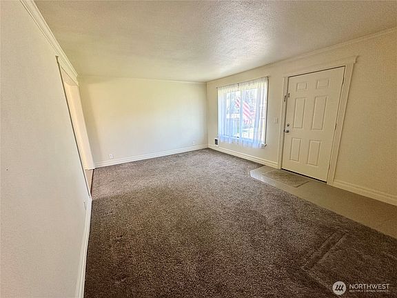 4th image of 2410 Pacific Avenue