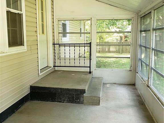 3rd image of 2459 Monica Dr