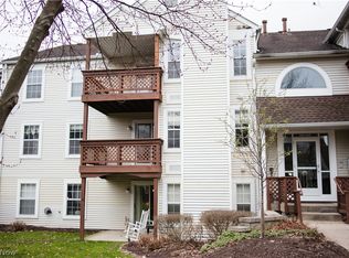 1304 Cedarwood Dr APT A2, Westlake, OH