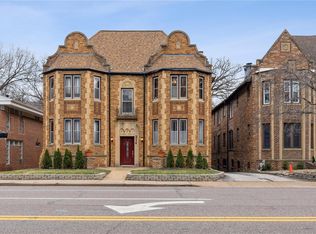 314 S Hanley Rd APT 2S, Saint Louis, MO 63105