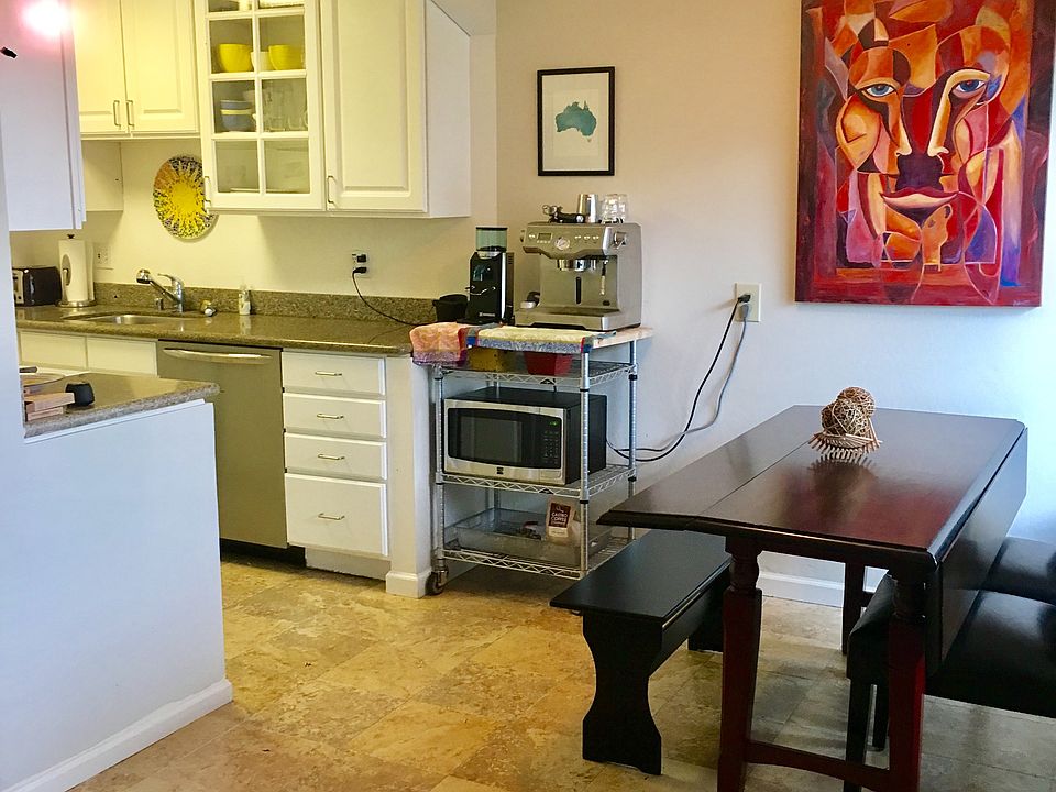 1st image of 840 Waller St APT 3