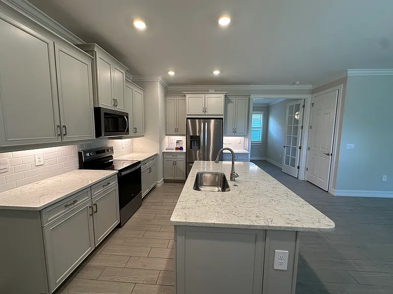 701 Maraviya Blvd — Photo 2