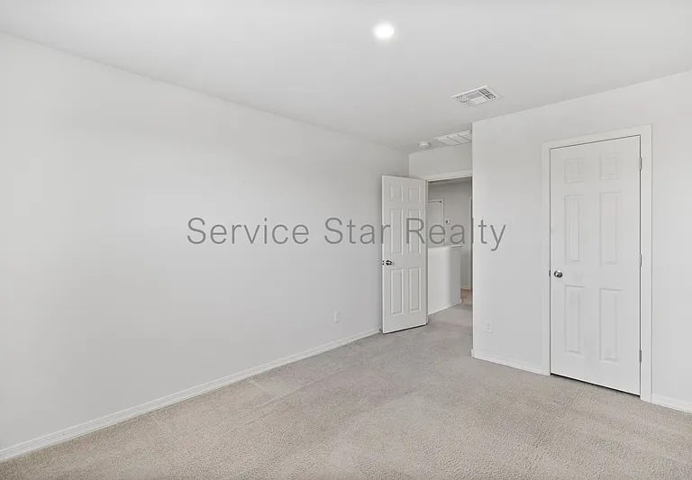 214 W Watson Ct — Photo 16