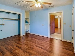 3802 Windridge Dr, Bryan, TX 77802