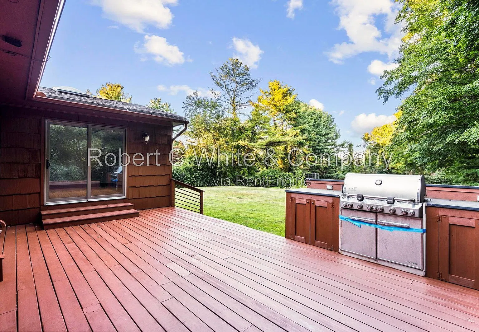 3 bed, 2.0 bath, 1722 sqft, $4,290 — Photo 4
