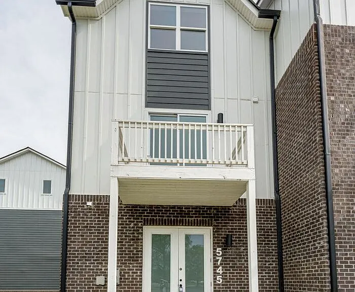 5745 Sofias Cir — Photo 1