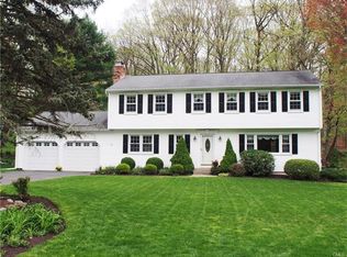 21 River Bend Rd, Trumbull, CT 06611