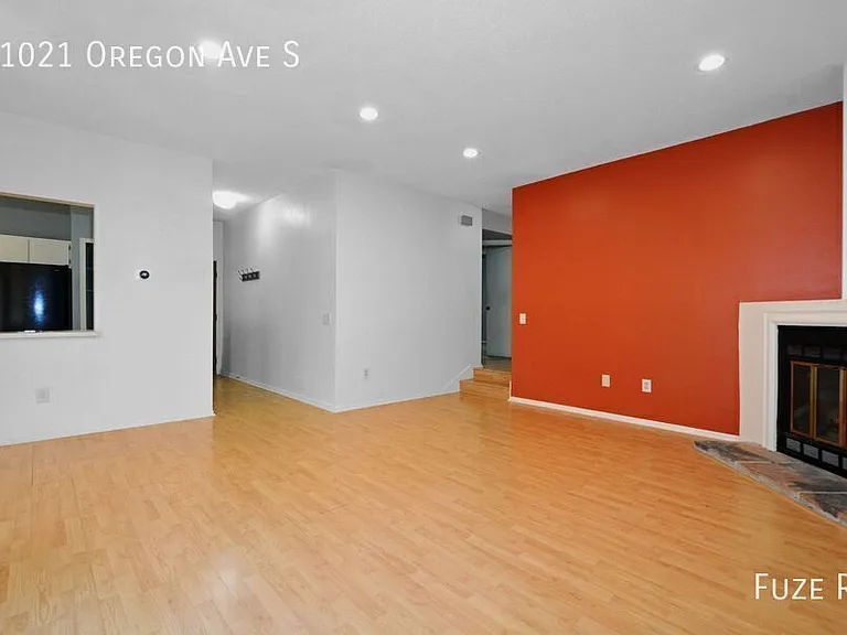11021 Oregon Ave S — Photo 4