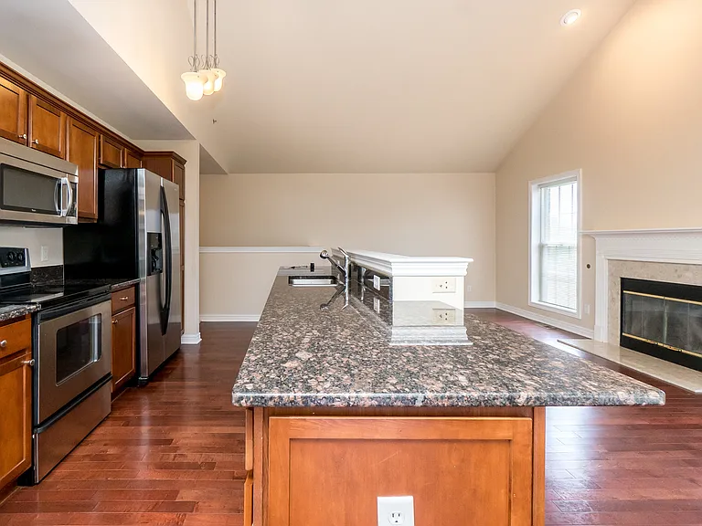 3334 Endsleigh Ln — Photo 13