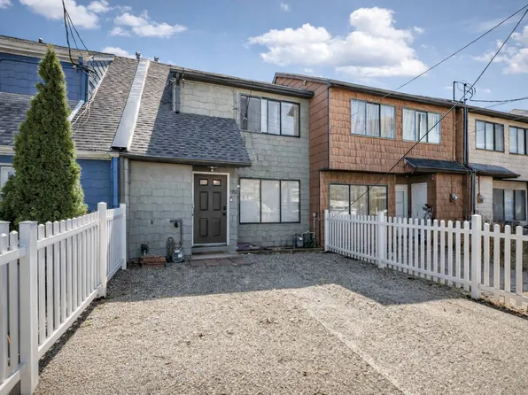 182 Arlington Pl, Staten Island, NY 10303