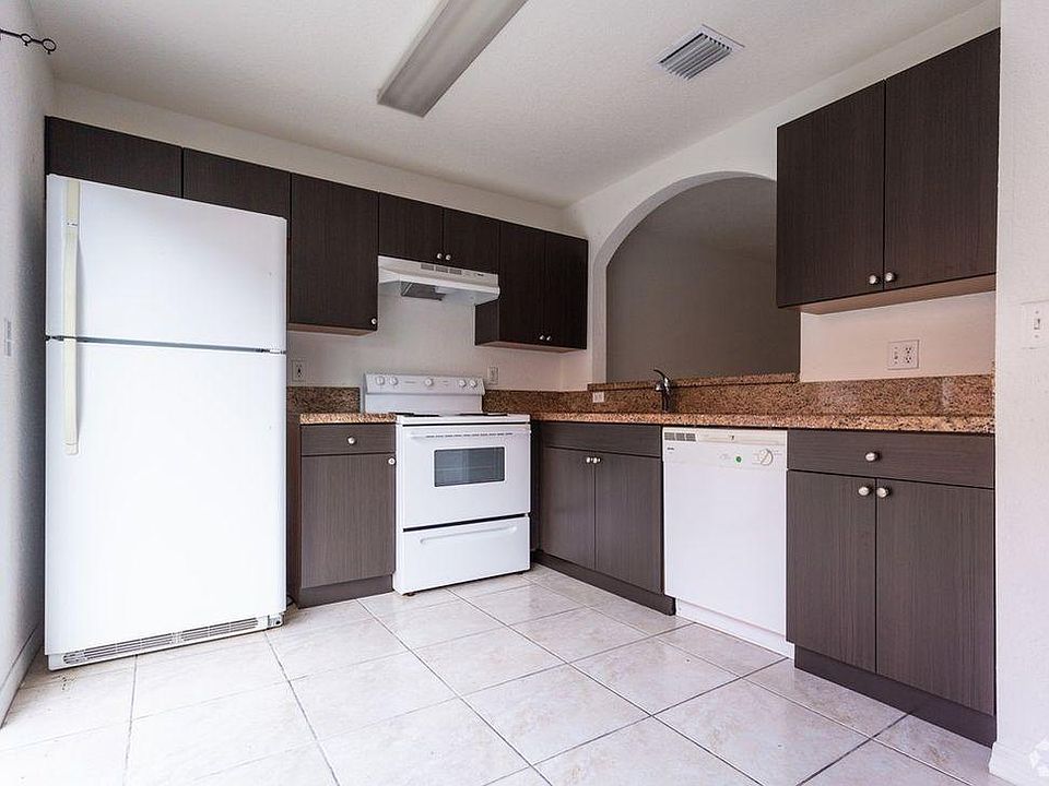 2nd image of 204 Fox Hill Dr #204