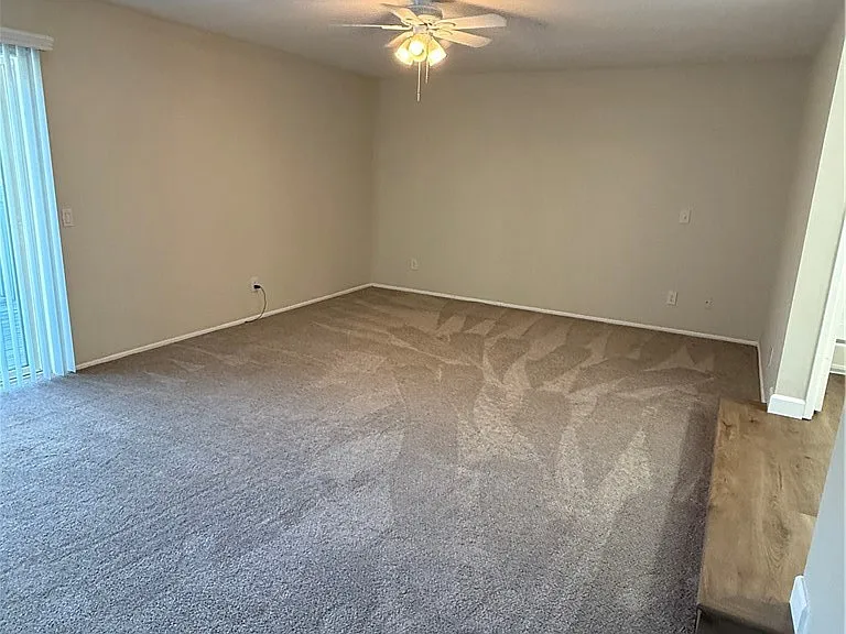 22166 Woodcreek Ln — Photo 13