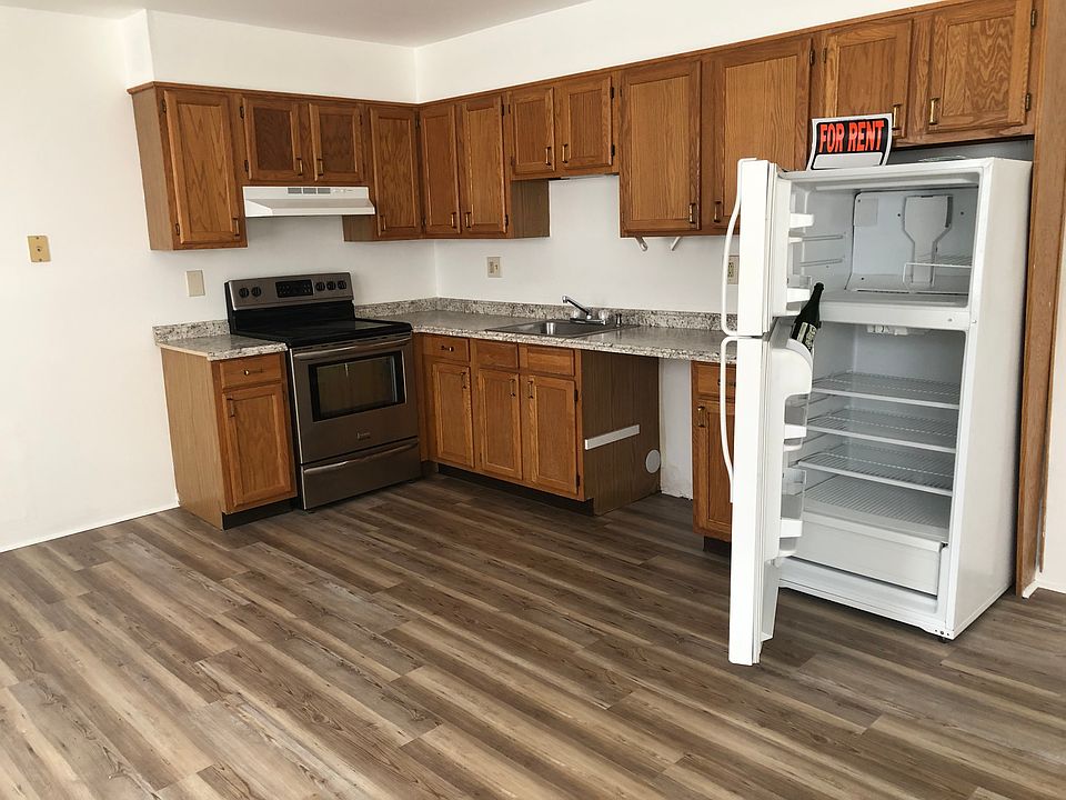 Open concept kitchen/living space