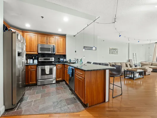 415 Newark St APT 7G, Hoboken, NJ 07030