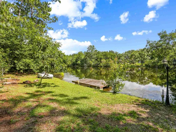 751 Lake Ridge Ln, Pensacola, FL 32514