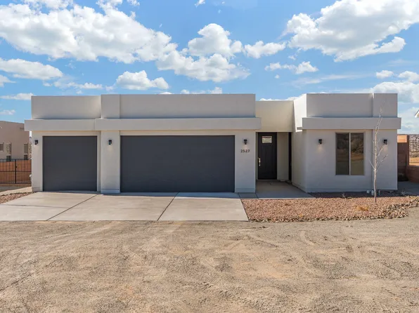 2527 Box Lake Dr NE, Rio Rancho, NM 87144