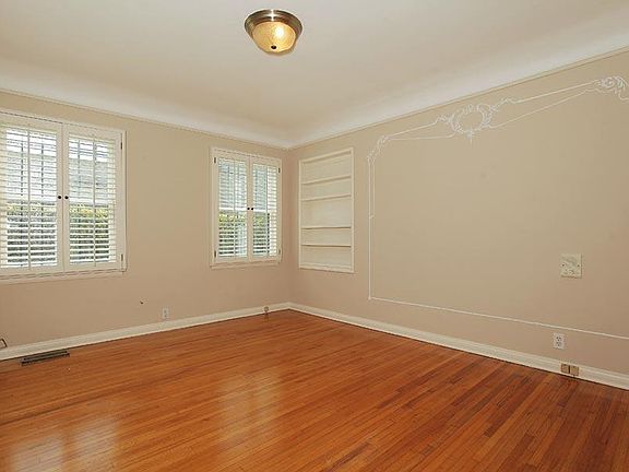 4th image of 1054 Princeton St