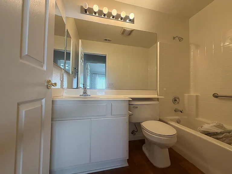 2024 Freesia Ave — Photo 8