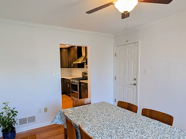 1702 James Ave — Photo 10
