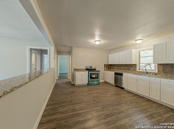 2nd image of 24421 Loma Verde
