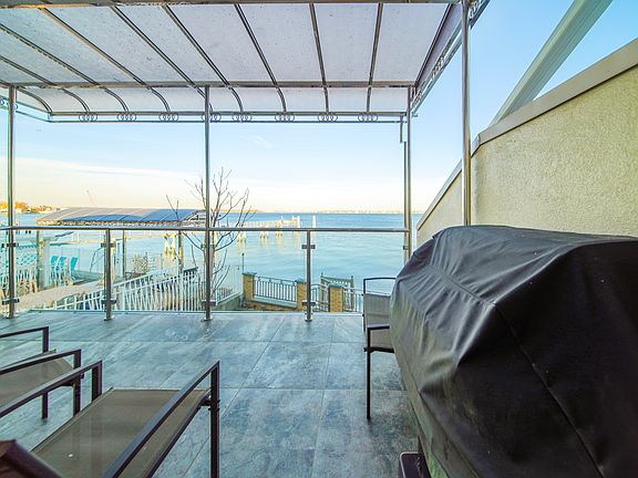 4th image of 822 Dean Ave #1