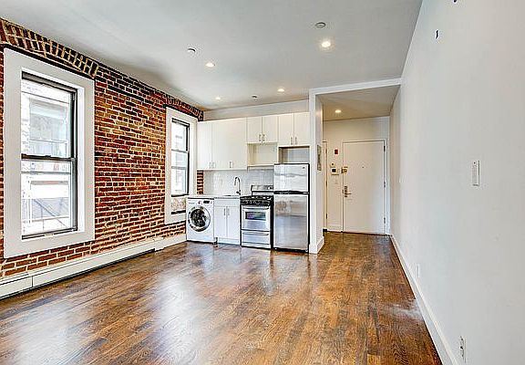 2nd image of 280 Manhattan Ave APT 4D