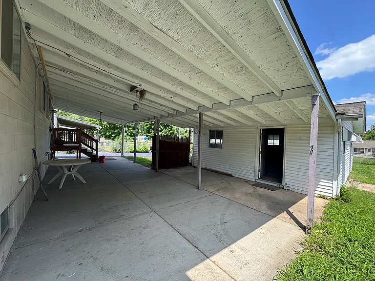 10 Shumate Ave — Photo 18