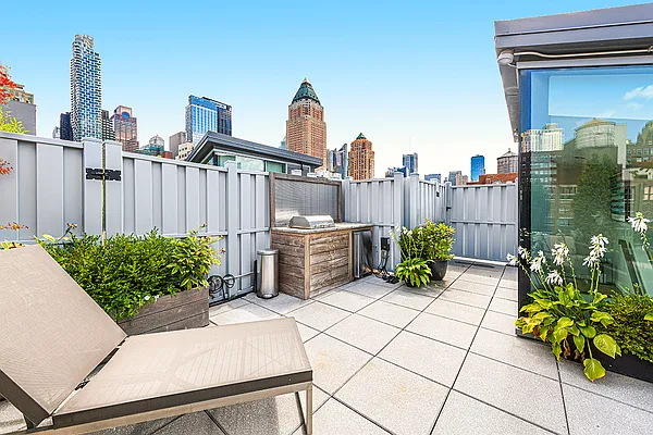 Sold by Compass | media 3