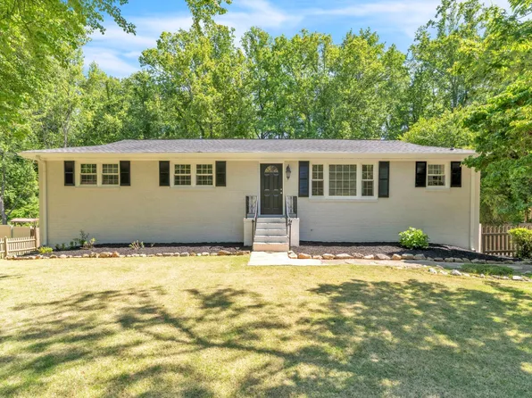 15 Longmeadow Rd, Taylors, SC 29687