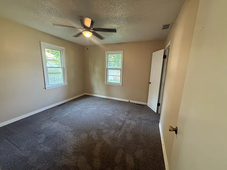 109 Jefferson Ave — Photo 11