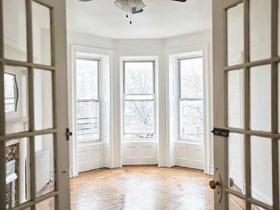 4th image of 1504 Pacific St APT 3