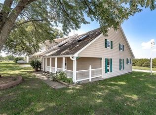 22330 Waverly Rd, Spring Hill, KS 66083