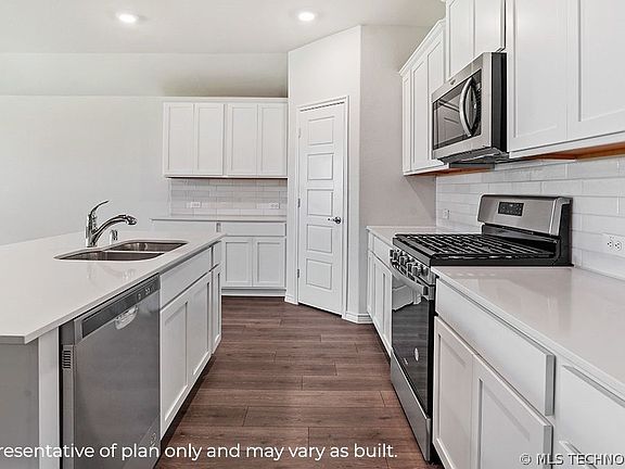 7th image of this home