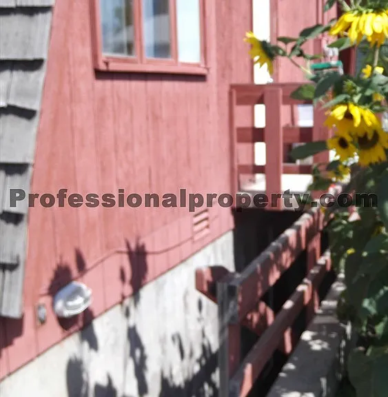 1935 River Rd — Photo 2