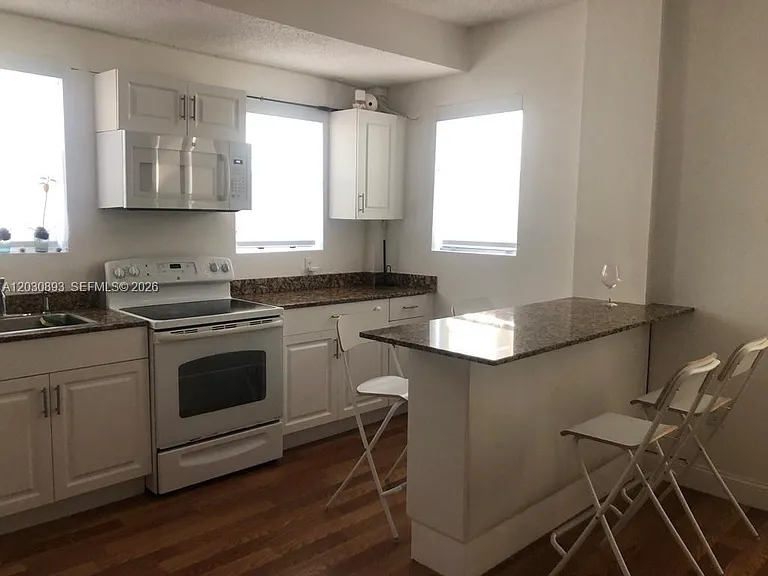 737 Jefferson Ave #103 — Photo 2