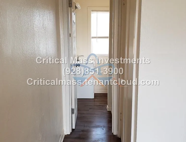 405 W Oak St #G — Photo 6