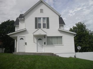 409 E 6th St, Maryville, MO 64468