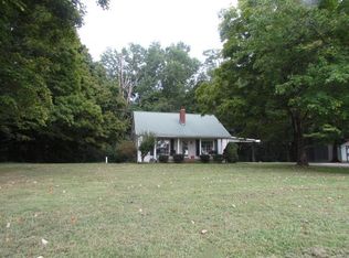 595 Shun Pike, Cottontown, TN 37048