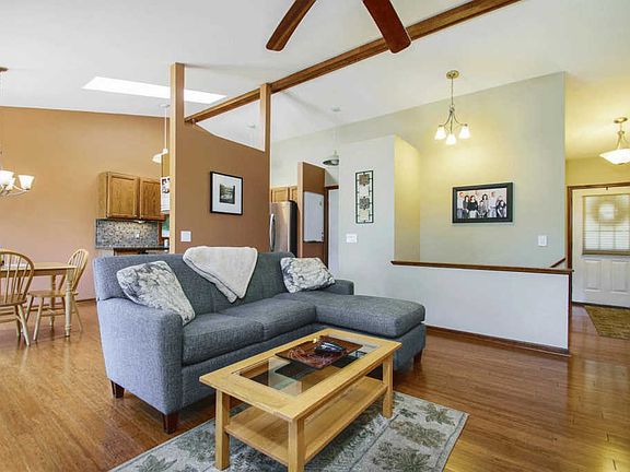 3rd image of 2301 Thistledowne Dr NE