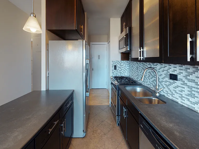 80 N Moore St #8035C — Photo 3