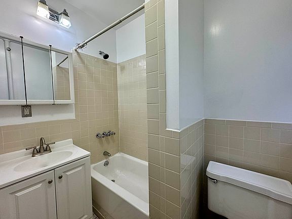5th image of 76 E 7th St #6