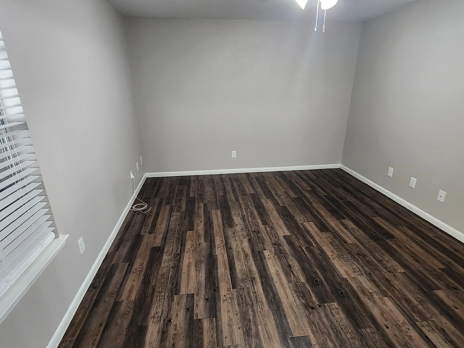 Deer Park Apartments - 1407 — Photo 3